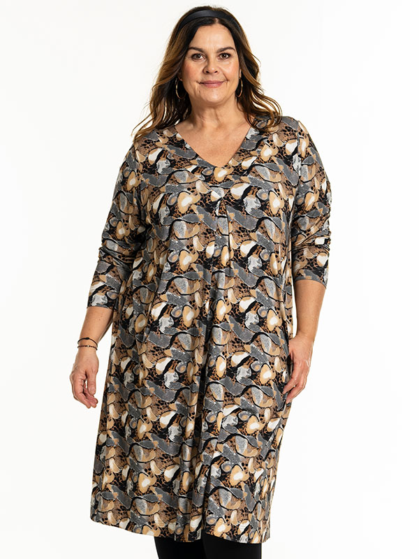 GINA - Plus Size Mekko fra Gozzip