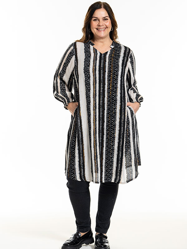 BEBBIE - Plus Size Tunic fra Gozzip