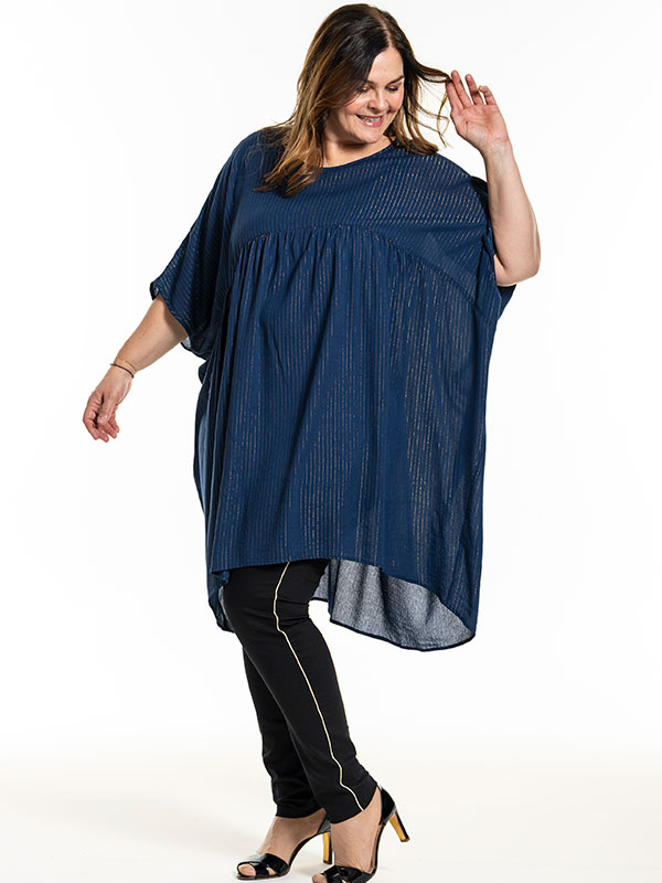 SOFIE - Plus Size Mekko fra Gozzip