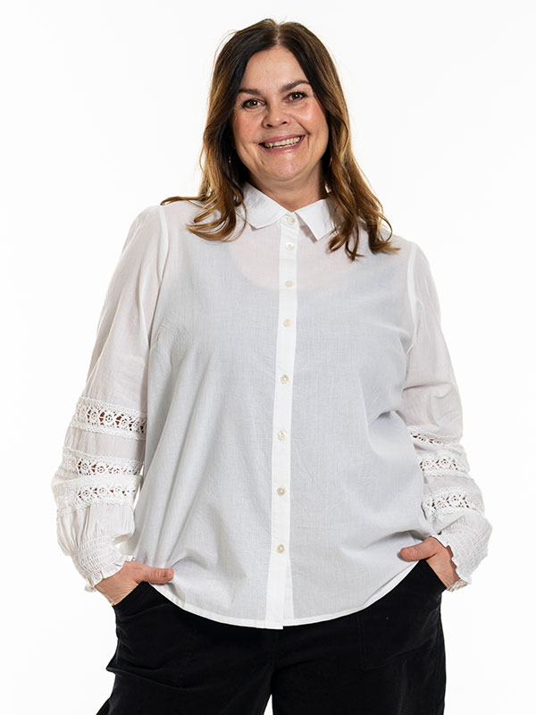 HELIN - Plus Size Paita fra Gozzip