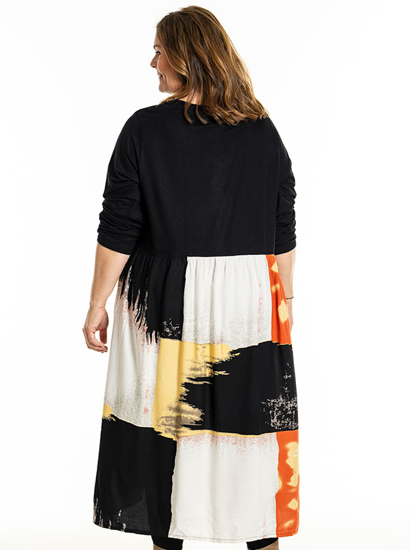 ILLONA - Plus Size Mekko fra Gozzip