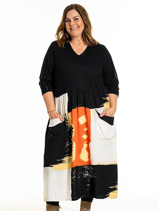 ILLONA - Plus Size Mekko fra Gozzip