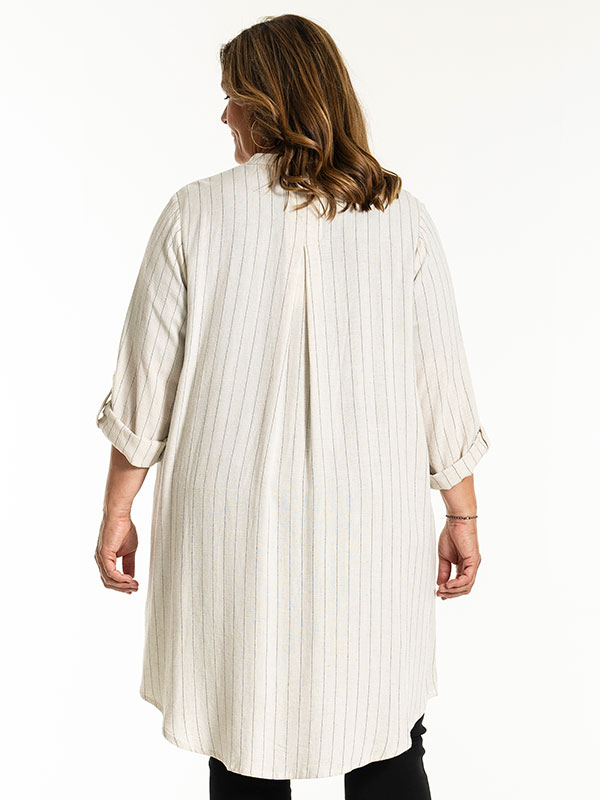 MONNA - Plus Size Tunic fra Gozzip