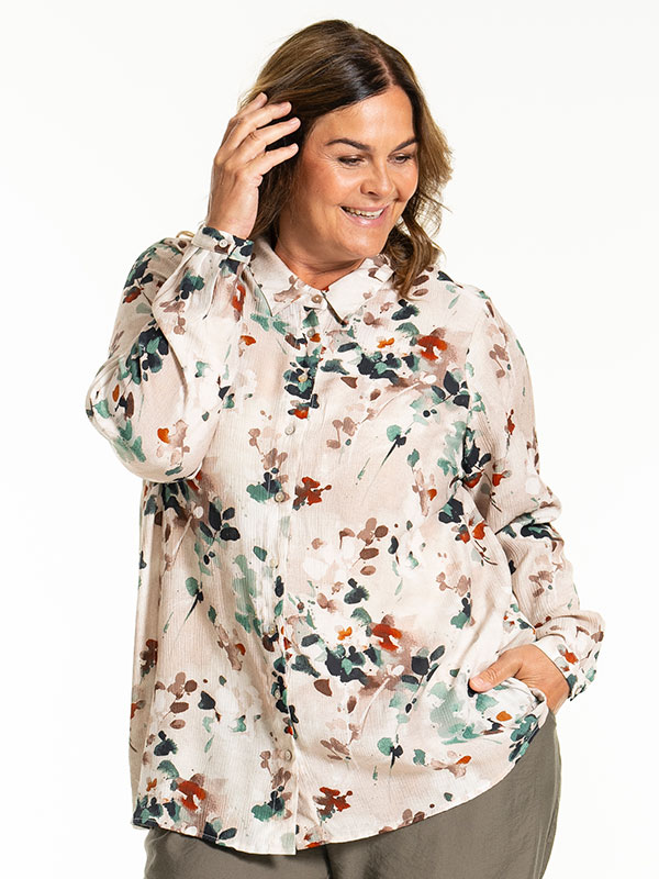 KARINA - Plus Size Paita fra Gozzip