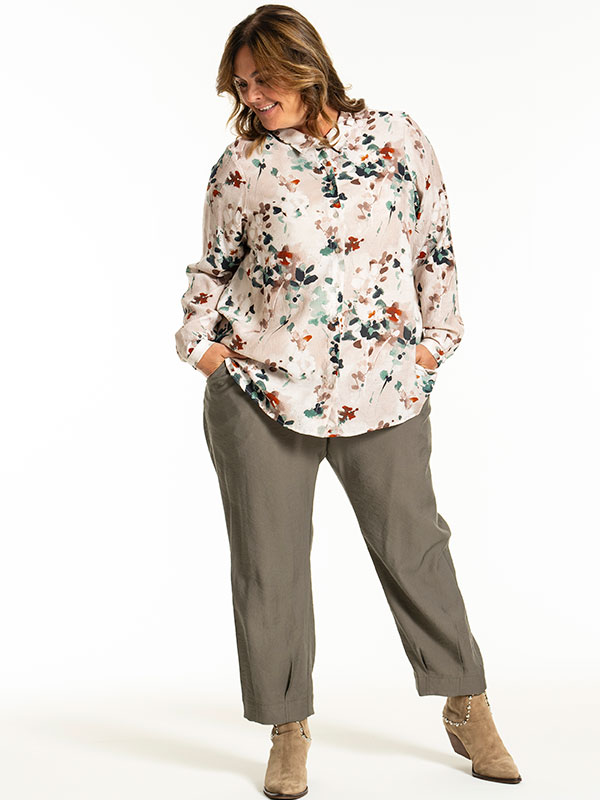 KARINA - Plus Size Paita fra Gozzip