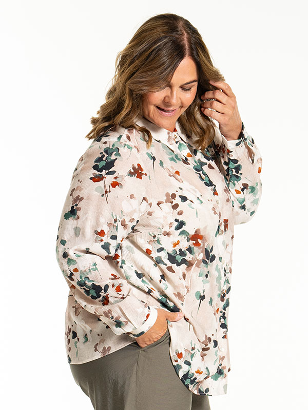 KARINA - Plus Size Paita fra Gozzip