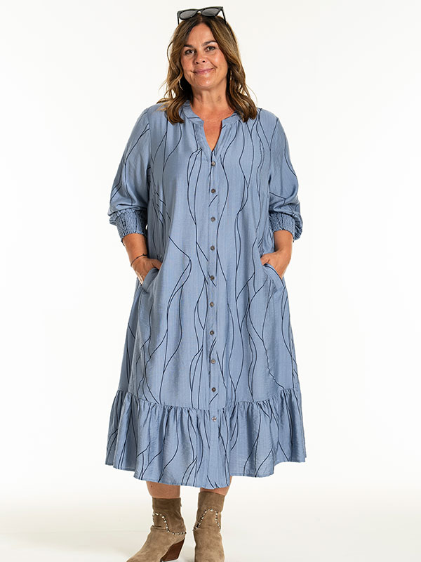 SIGRUN - Plus Size Mekko fra Gozzip