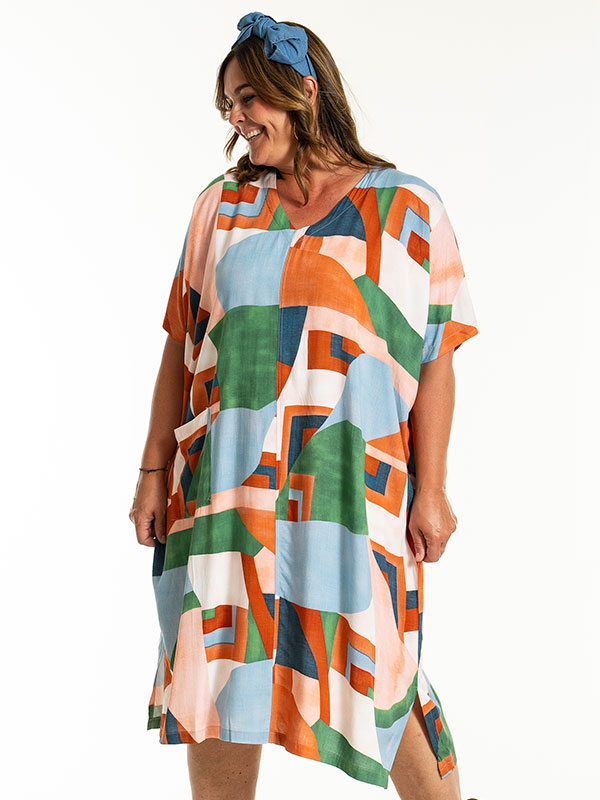 JUSTINA - Plus Size Mekko fra Gozzip