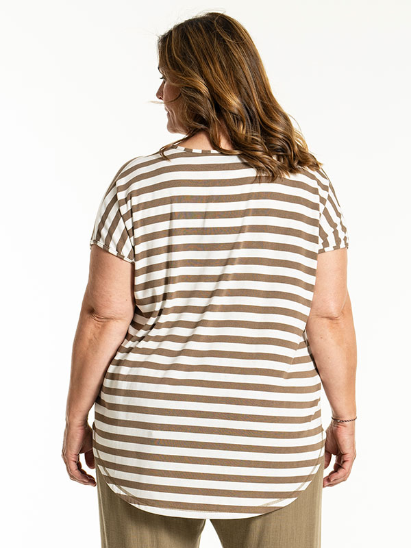 GITTE - Plus Size T-paita fra Gozzip