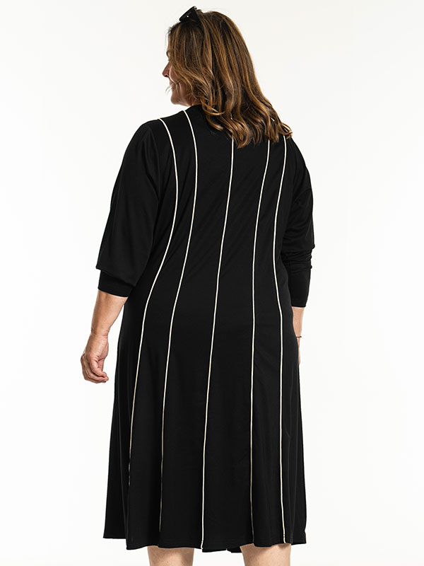 JO - Plus Size Mekko fra Gozzip