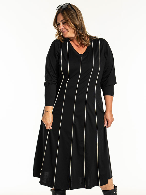 JO - Plus Size Mekko fra Gozzip