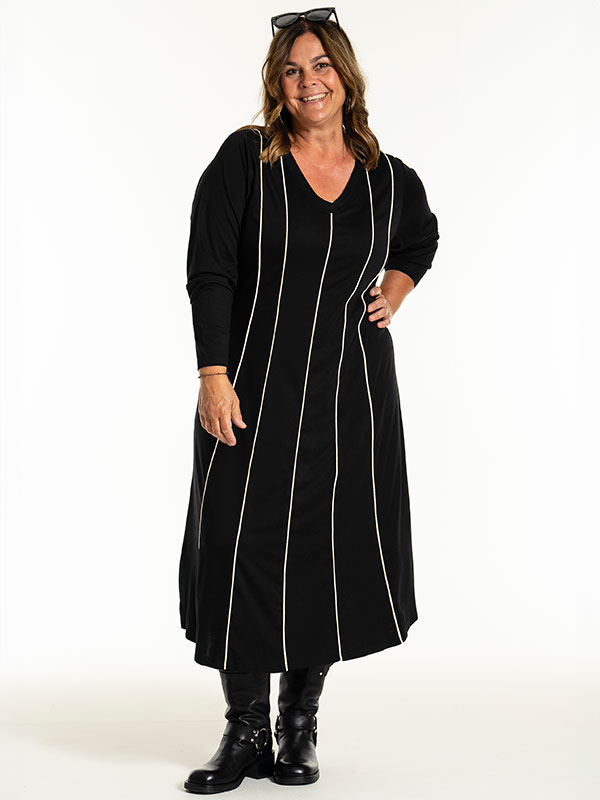 JO - Plus Size Mekko fra Gozzip