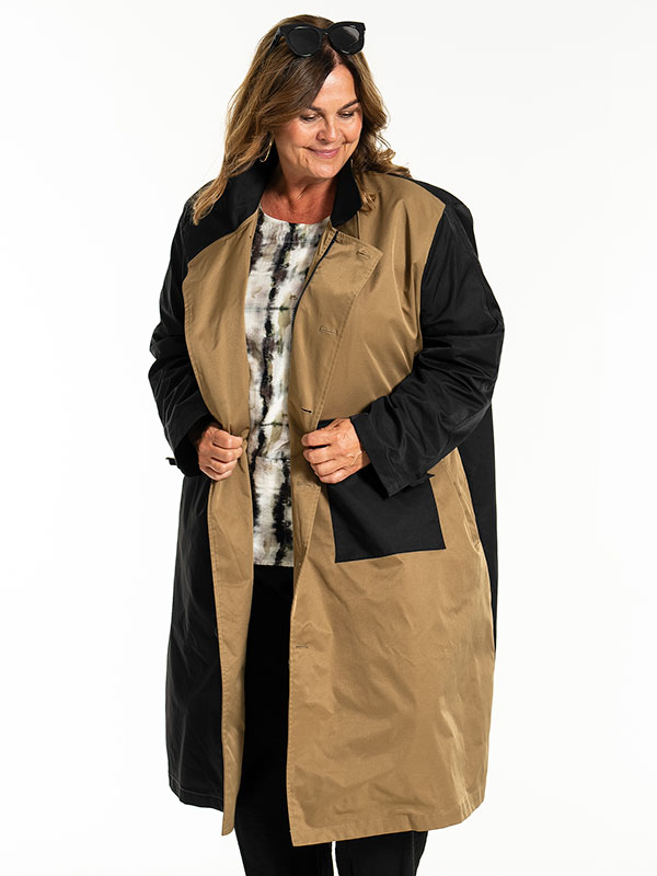 JULLA - Plus Size Takki fra Gozzip