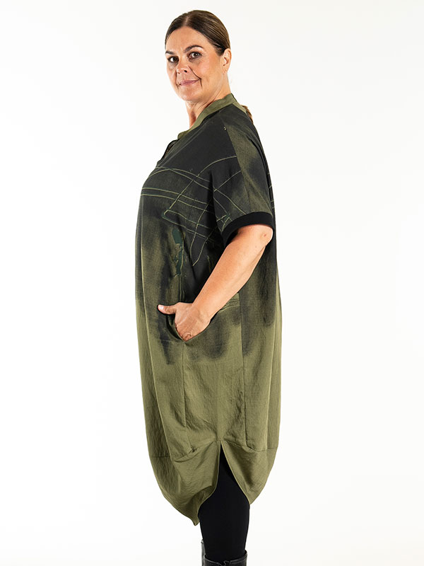 KARA - Plus Size Mekko fra Gozzip Black