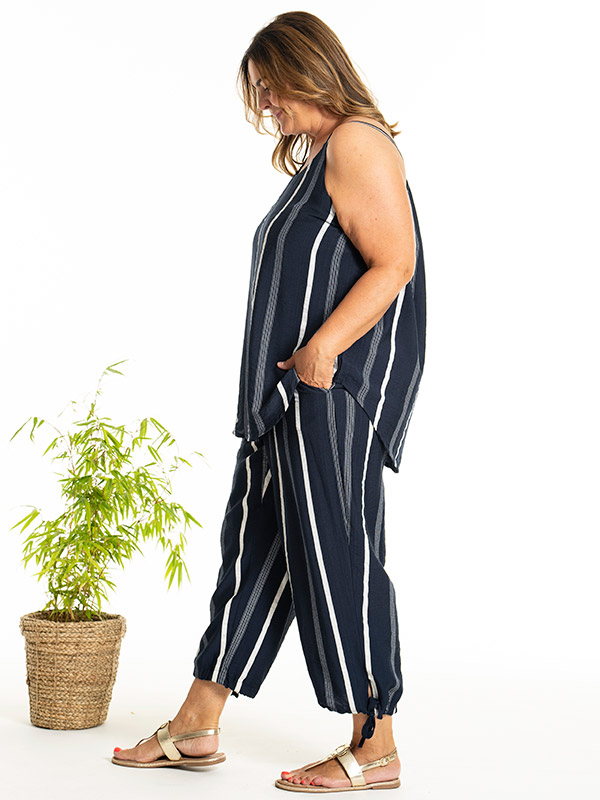KARLA - Plus Size Toppi fra Gozzip