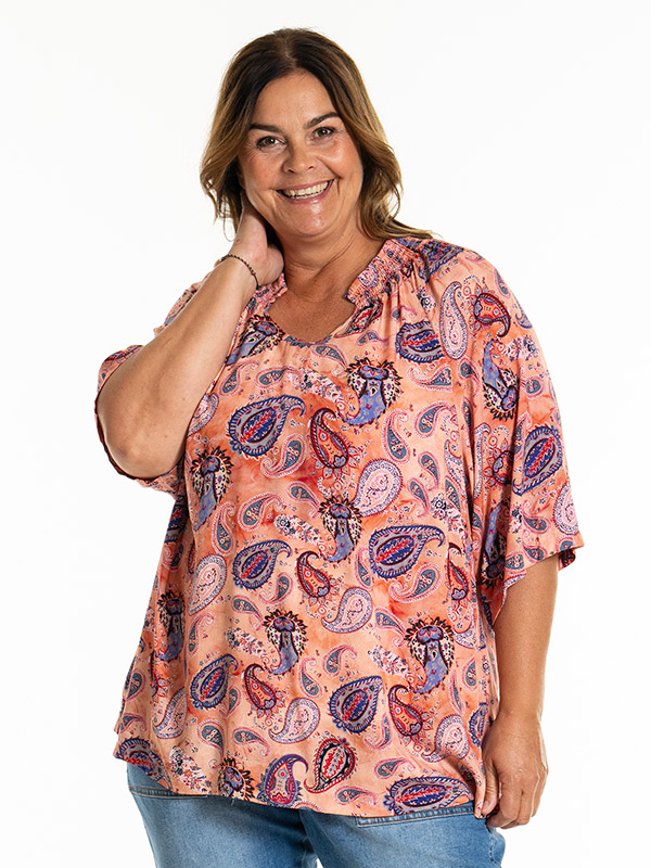 KARNA - Plus Size Pusero fra Gozzip