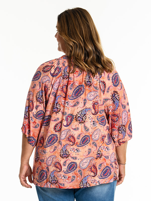KARNA - Plus Size Pusero fra Gozzip