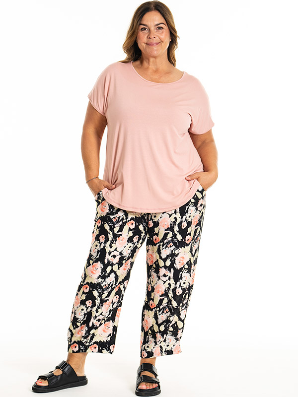 GILA - Plus Size Housut fra Gozzip