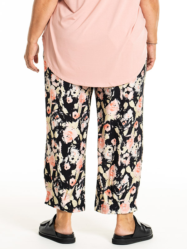 GILA - Plus Size Housut fra Gozzip