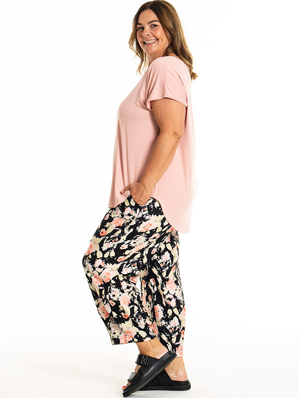 GILA - Plus Size Housut fra Gozzip