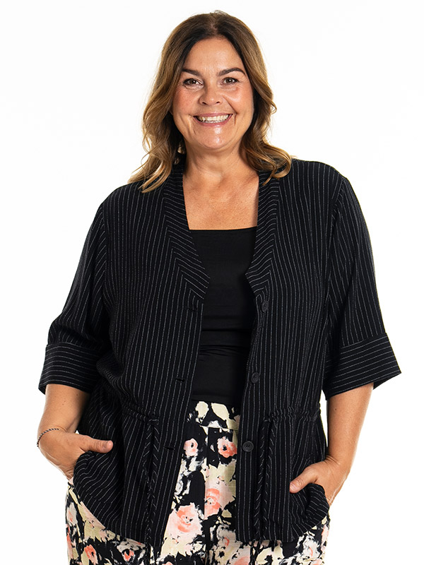KATARINA - Plus Size Takki fra Gozzip