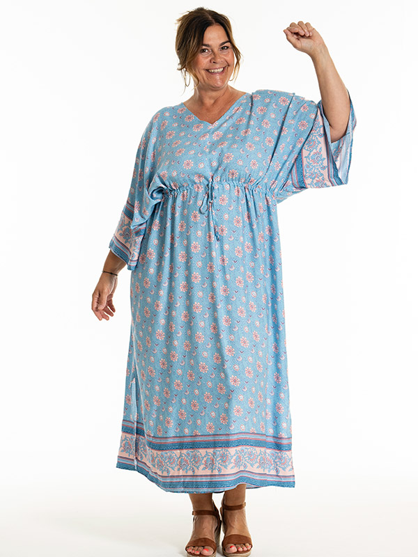 JAMILA - Plus Size Mekko fra Gozzip