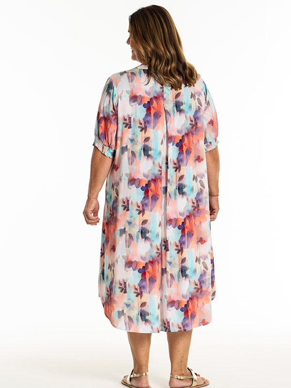 DINNIE - Plus Size Mekko fra Gozzip