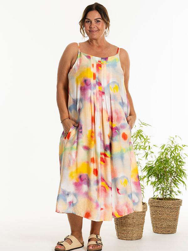 KAROLE - Plus Size Mekko fra Gozzip