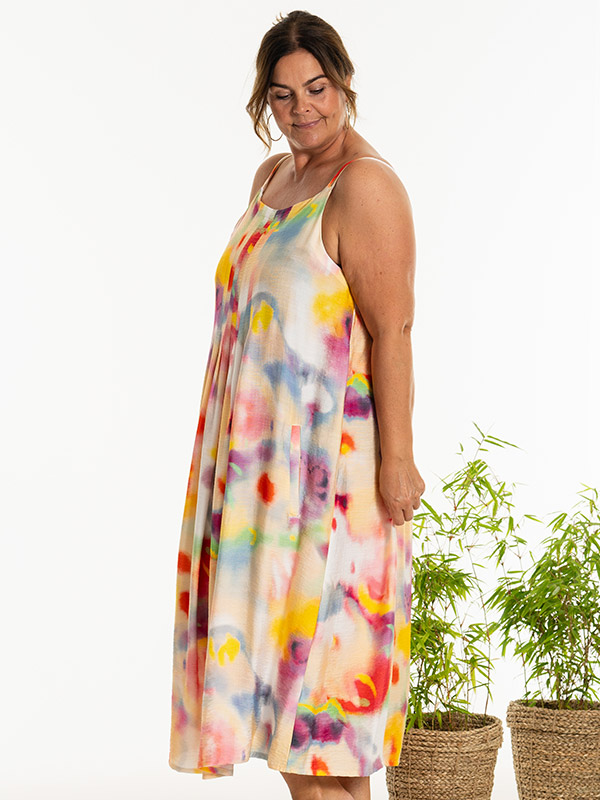 KAROLE - Plus Size Mekko fra Gozzip