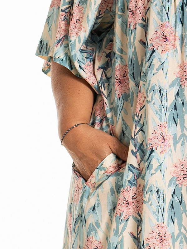 KERSTINE - Plus Size Mekko fra Gozzip