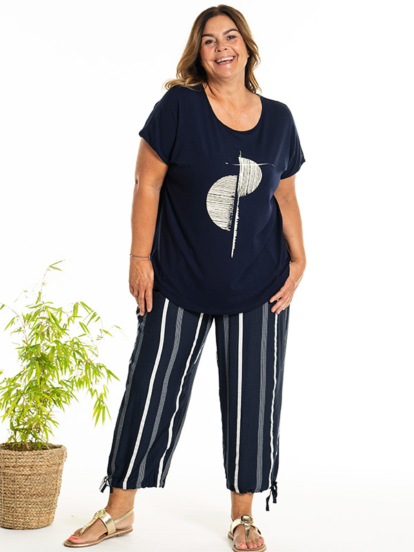 AUGUSTA - Plus Size Housut fra Gozzip