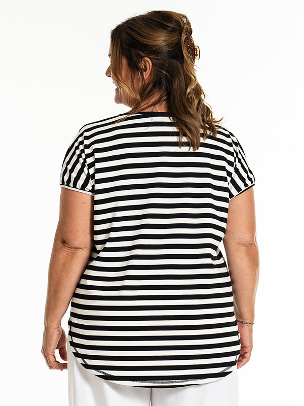 GITTE - Plus Size T-paita fra Gozzip