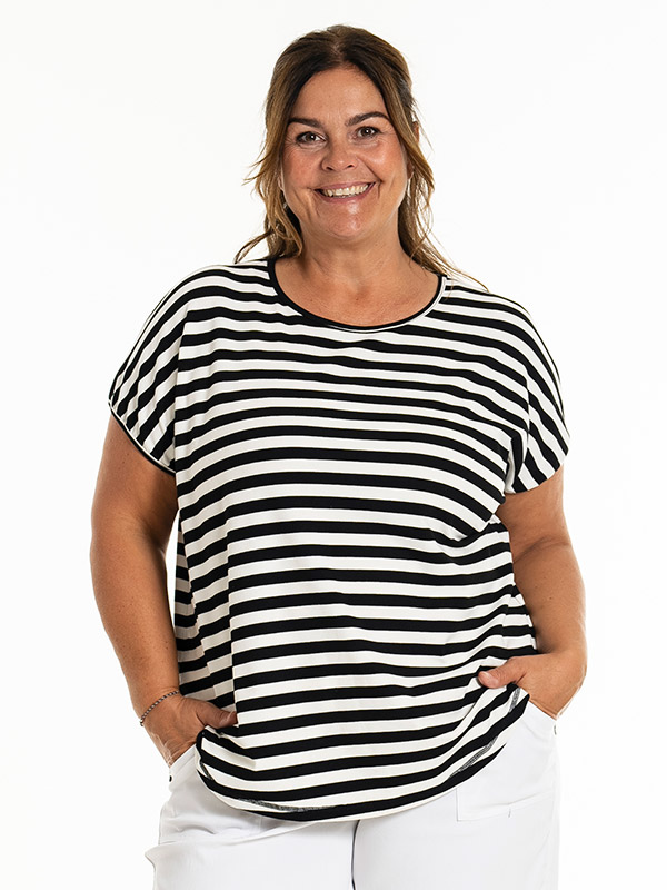 GITTE - Plus Size T-paita fra Gozzip