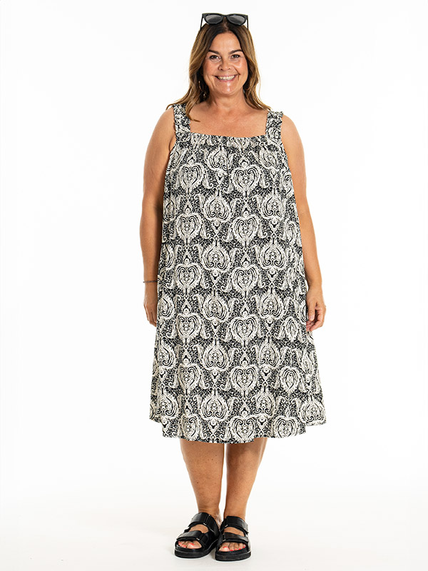KARLINA - Plus Size Mekko fra Gozzip