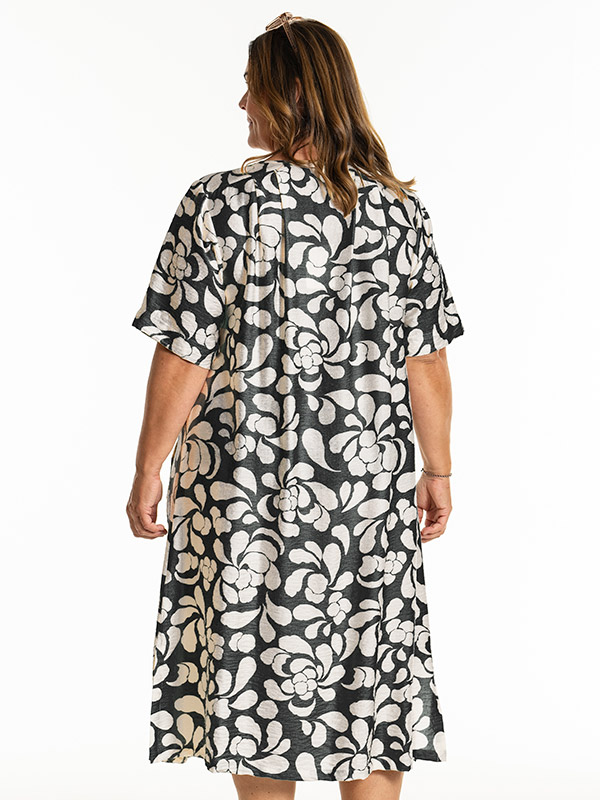 KHANDRA - Plus Size Mekko fra Gozzip