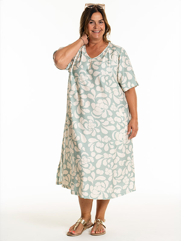 KHANDRA - Plus Size Mekko fra Gozzip