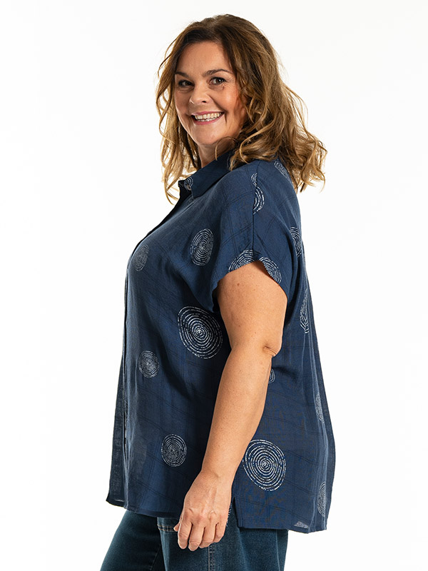 KAISA - Plus Size Paita fra Gozzip