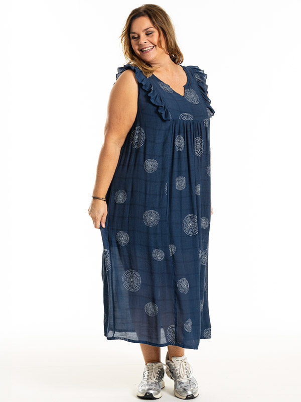 MAIKEN - Plus Size Mekko fra Gozzip