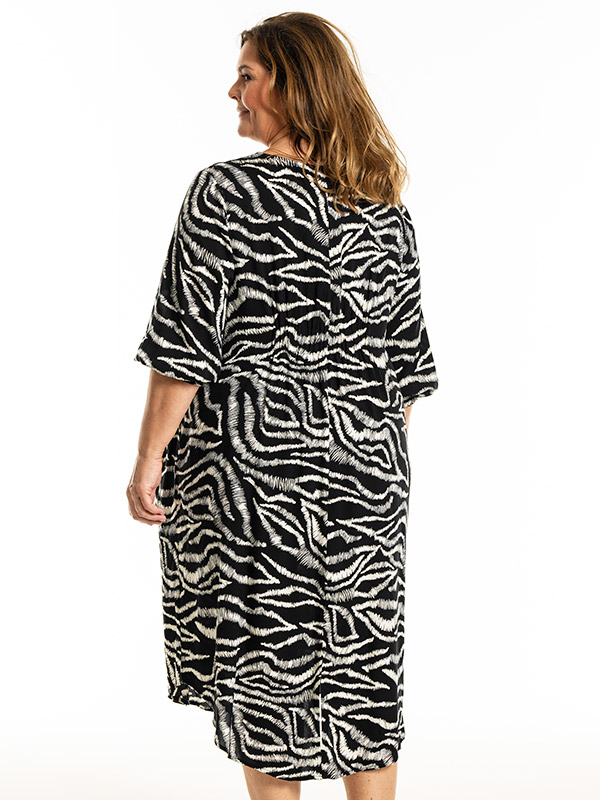 ALICE - Plus Size Mekko fra Gozzip