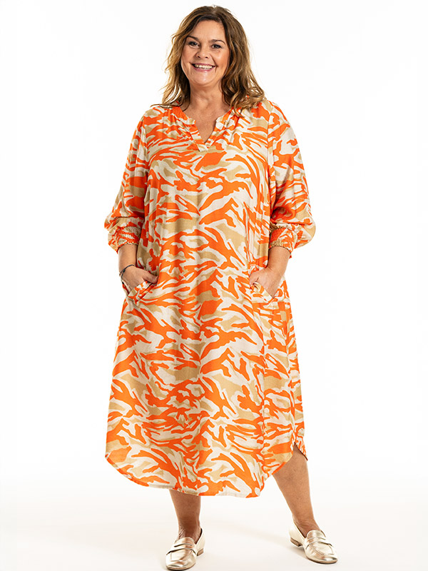 VALDIS - Plus Size Mekko fra Gozzip