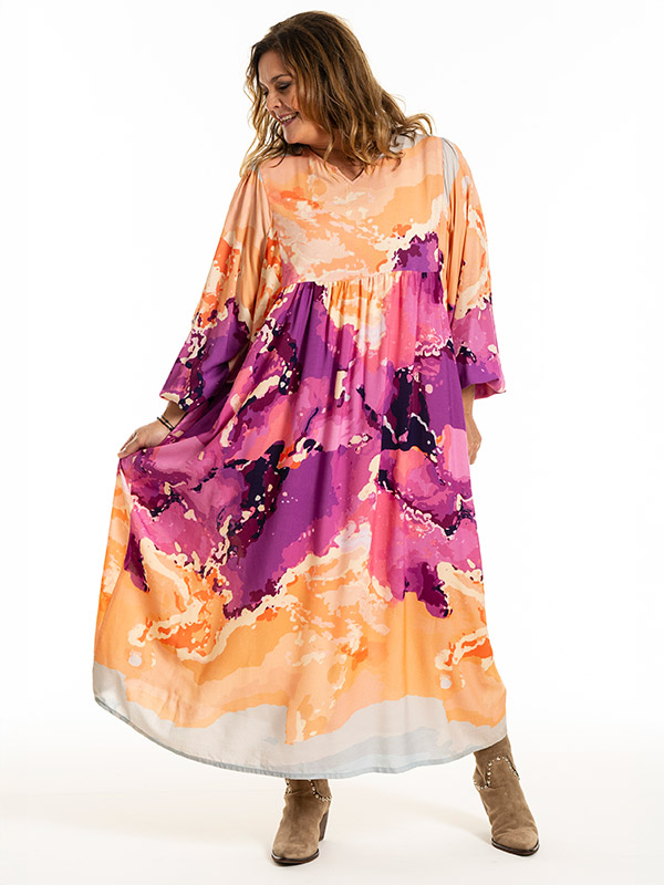 BETINE - Plus Size Mekko fra Gozzip