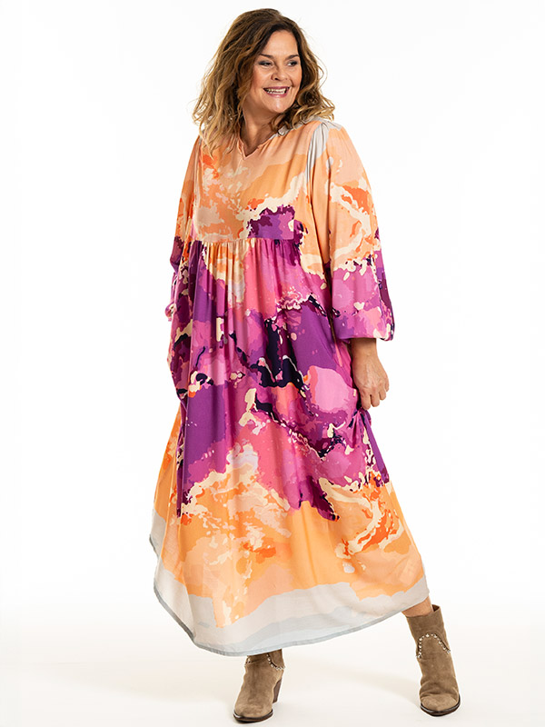 BETINE - Plus Size Mekko fra Gozzip