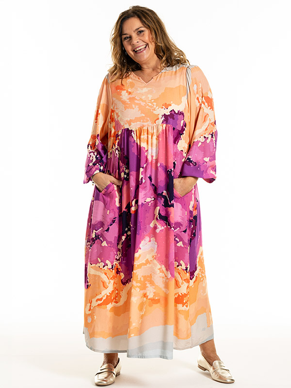 BETINE - Plus Size Mekko fra Gozzip