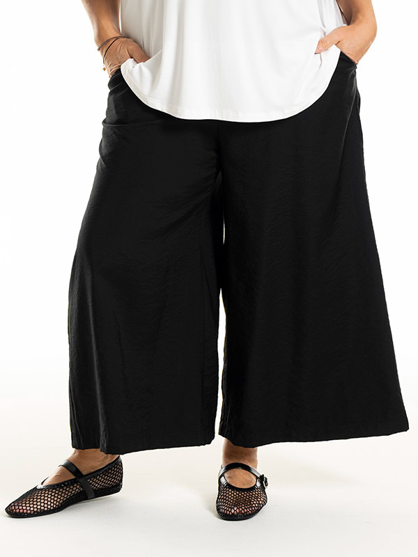 MILLIE - Plus Size Housut fra Gozzip