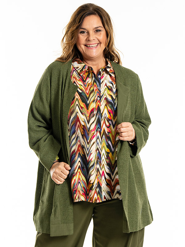 JOSEFIN - Plus Size Neuletakki fra Gozzip