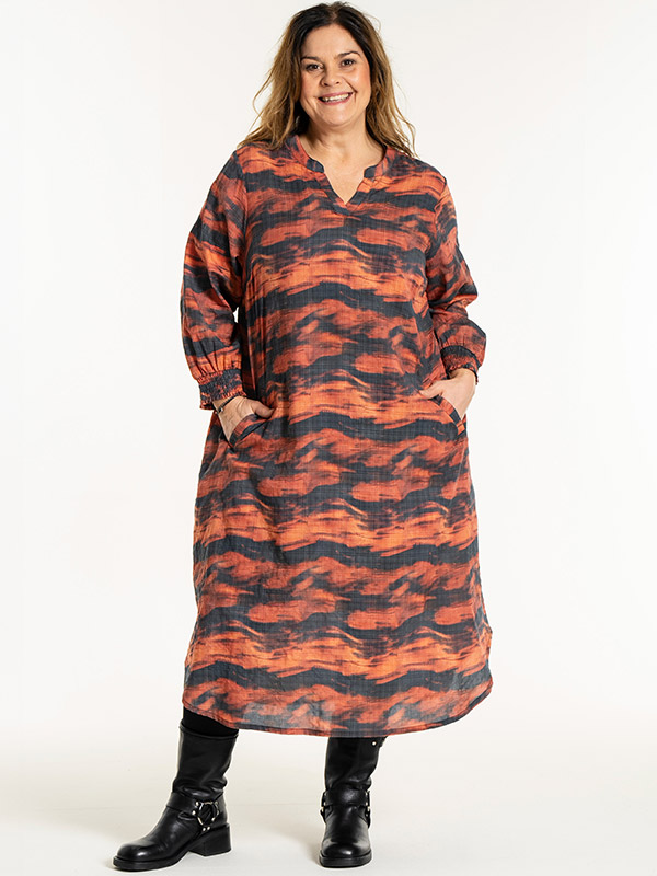 GVALDIS - Plus Size Mekko fra Gozzip