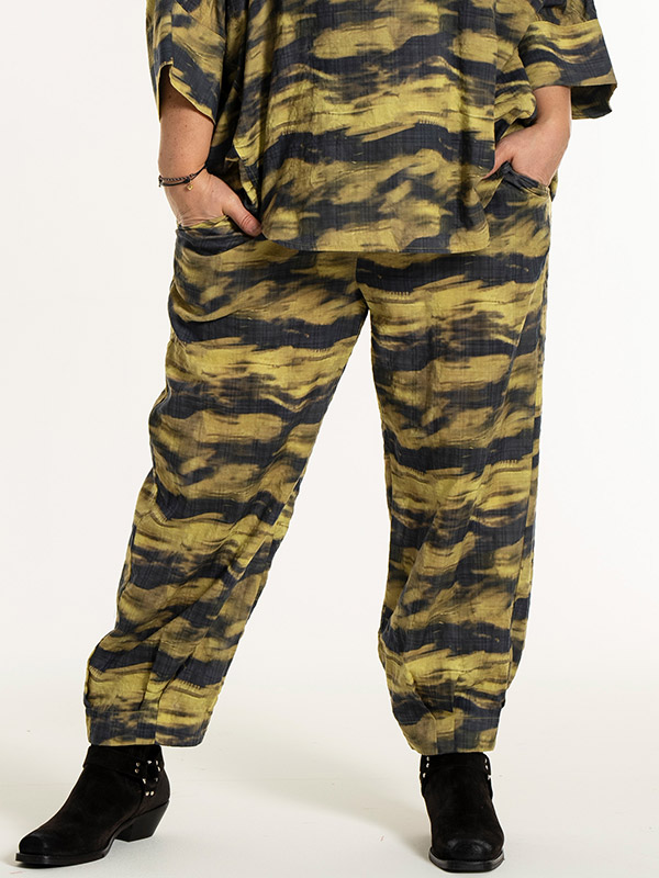 GILA - Plus Size Housut fra Gozzip
