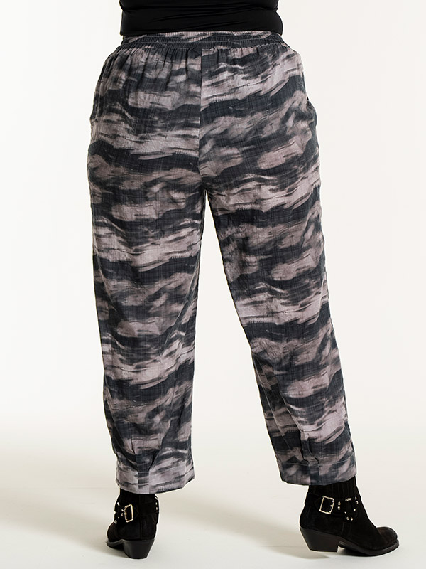 GILA - Plus Size Housut fra Gozzip