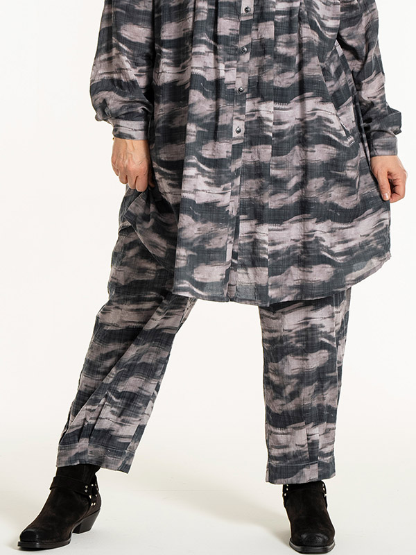 GILA - Plus Size Housut fra Gozzip