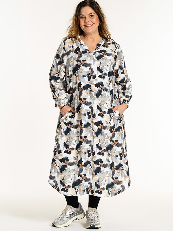 VALDIS - Plus Size Mekko fra Gozzip